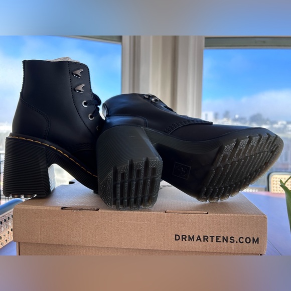 Dr Marten Jesy6 black heeled boots (NIB) - Picture 2 of 8